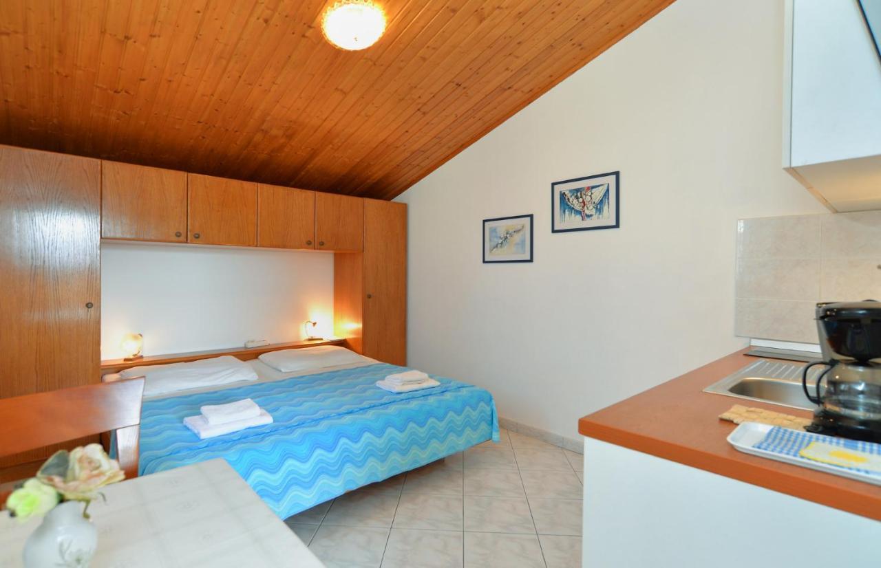 Apartments Creska 629 ราบัซ ภายนอก รูปภาพ